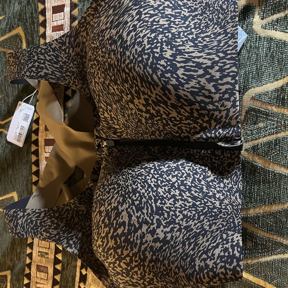 Lululemon Enlite Sports Bra. - Picture 8 of 8